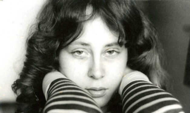A Teus Pés: Os Poemas Feministas de Ana Cristina Cesar