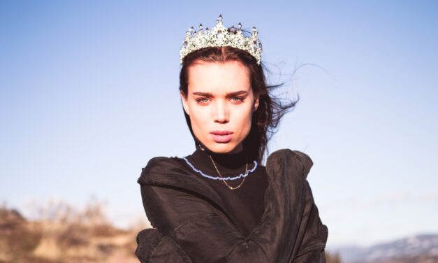 Semelhanças da vida de Sisi, a Imperatriz de Diana, a Princesa de Gales
